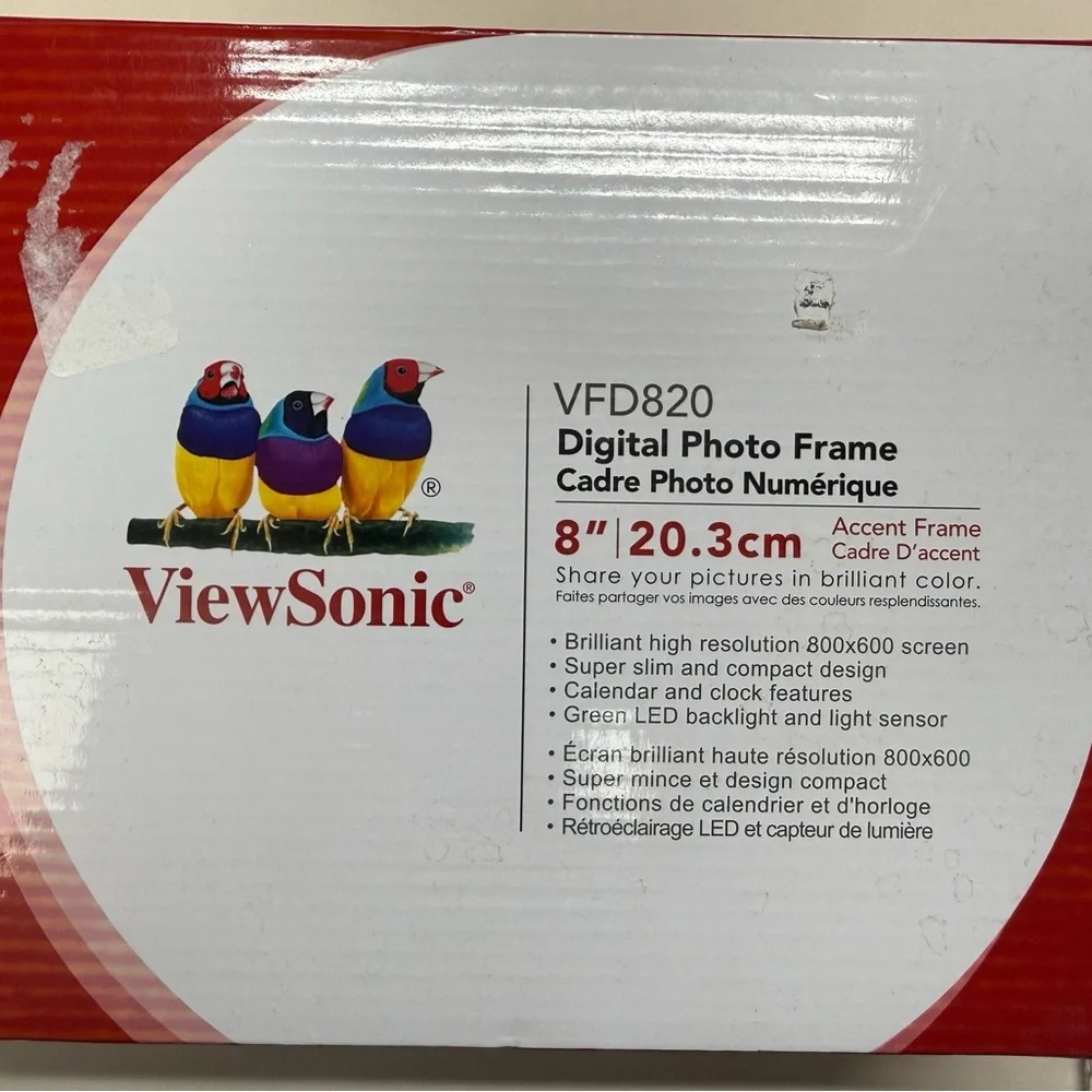 VFD820 Digital Photo Frame - Black With 8GB Card